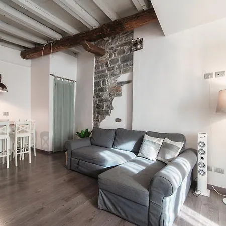 شقة La Maison By Quokka 360 - In The Heart Of Old Town كومو